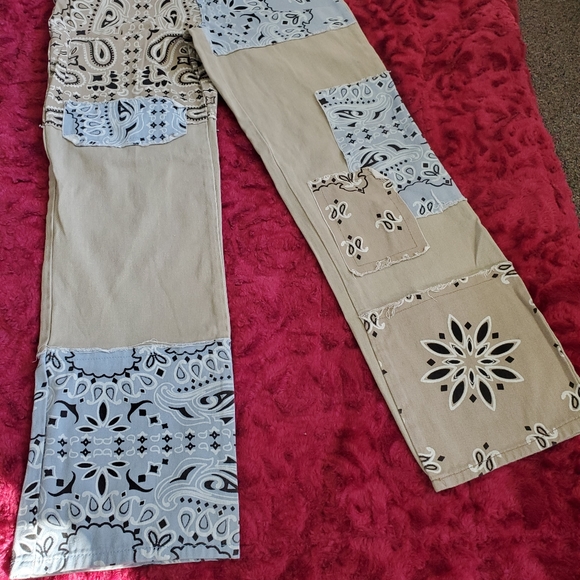 BOOHOOBLUE~ VINTAGE KHAKI & BLUE PATCHWORK JEANS! - Picture 13 of 16